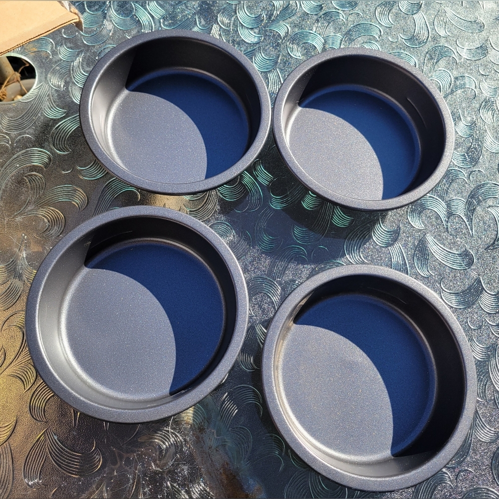 Pampered Chef 4-inch Mini Baking Pans (Set of 4)